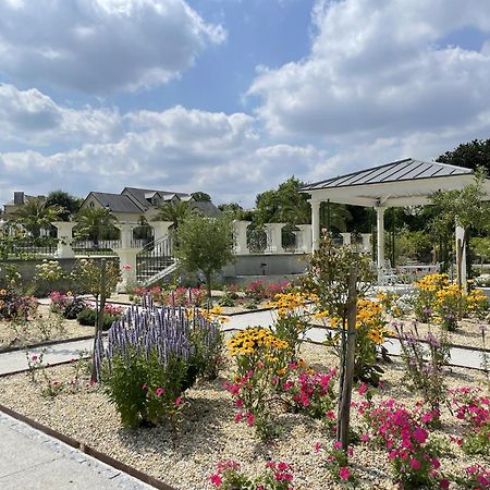 Bed and Breakfast Domaine Les Jardins Darsene Tinténiac Exterior foto