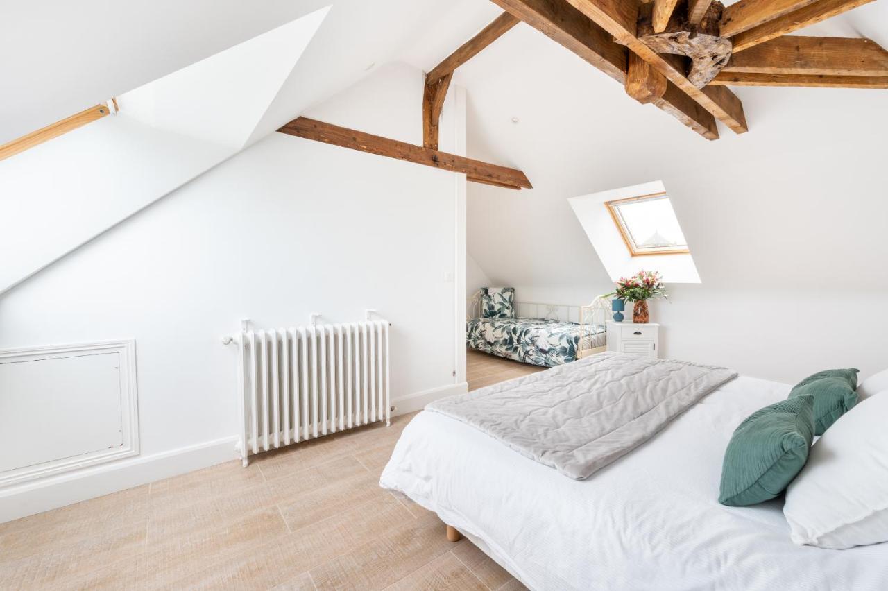 Bed and Breakfast Domaine Les Jardins Darsene Tinténiac Exterior foto