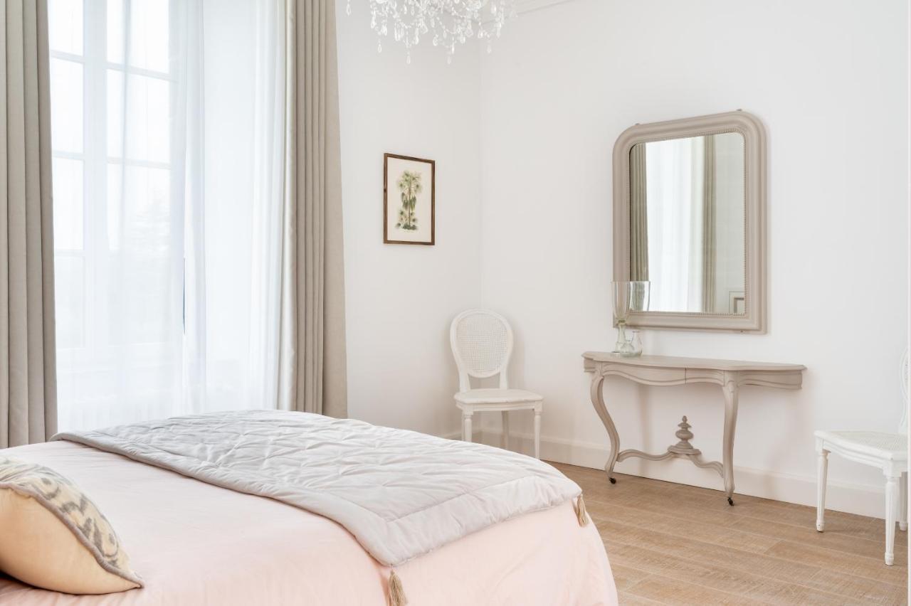 Bed and Breakfast Domaine Les Jardins Darsene Tinténiac Exterior foto