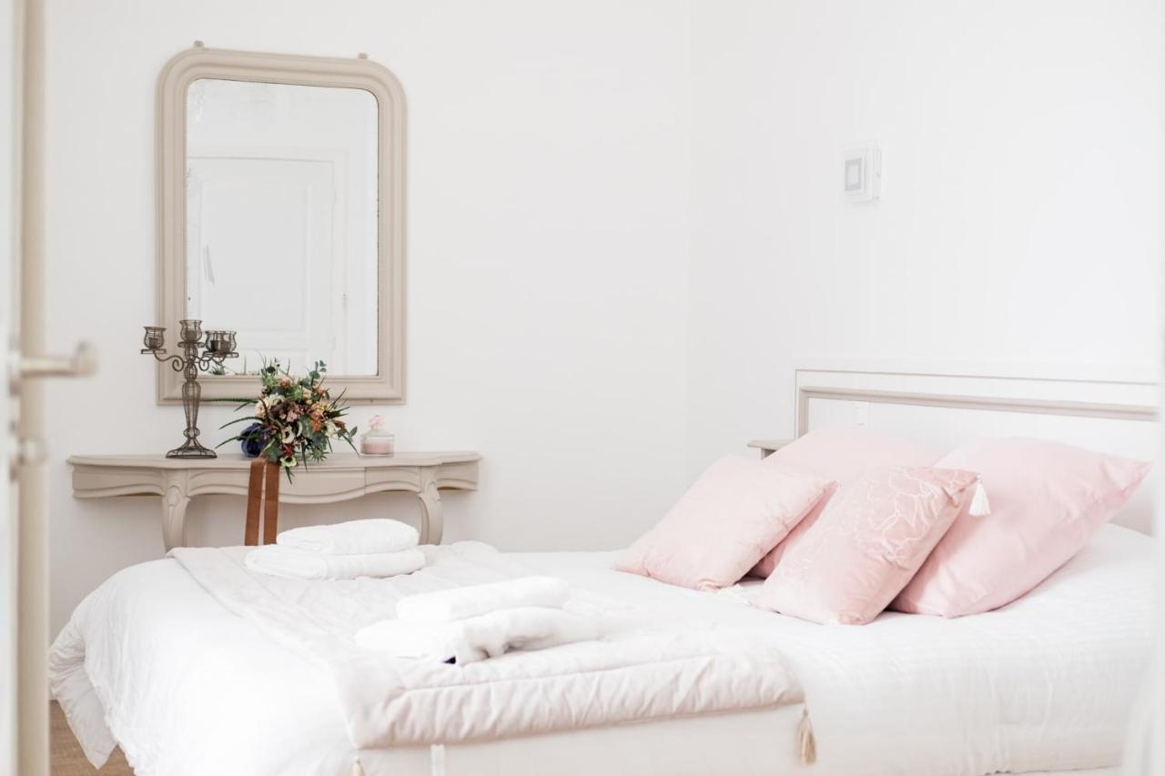 Bed and Breakfast Domaine Les Jardins Darsene Tinténiac Exterior foto