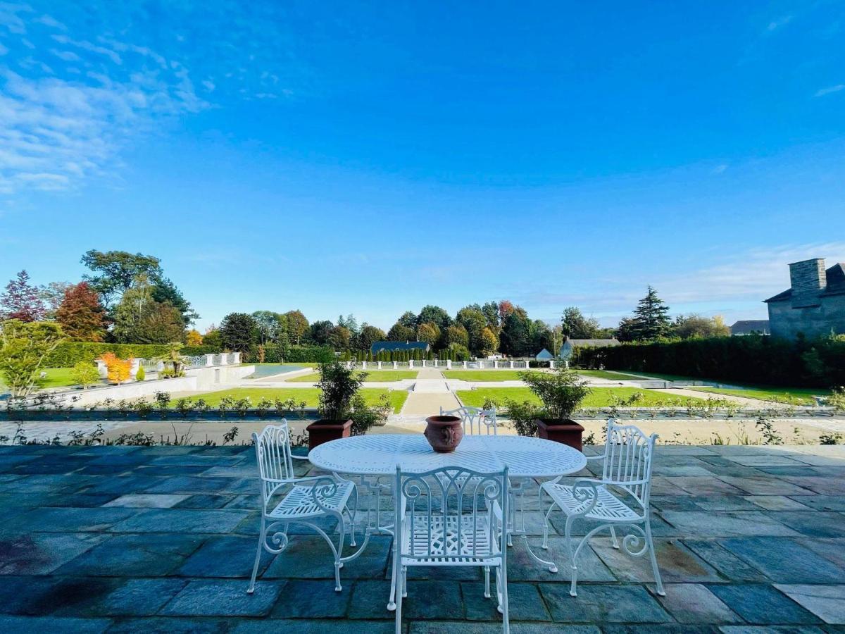 Bed and Breakfast Domaine Les Jardins Darsene Tinténiac Exterior foto