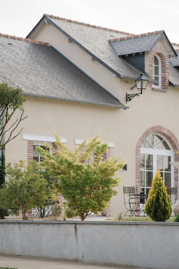 Bed and Breakfast Domaine Les Jardins Darsene Tinténiac Exterior foto