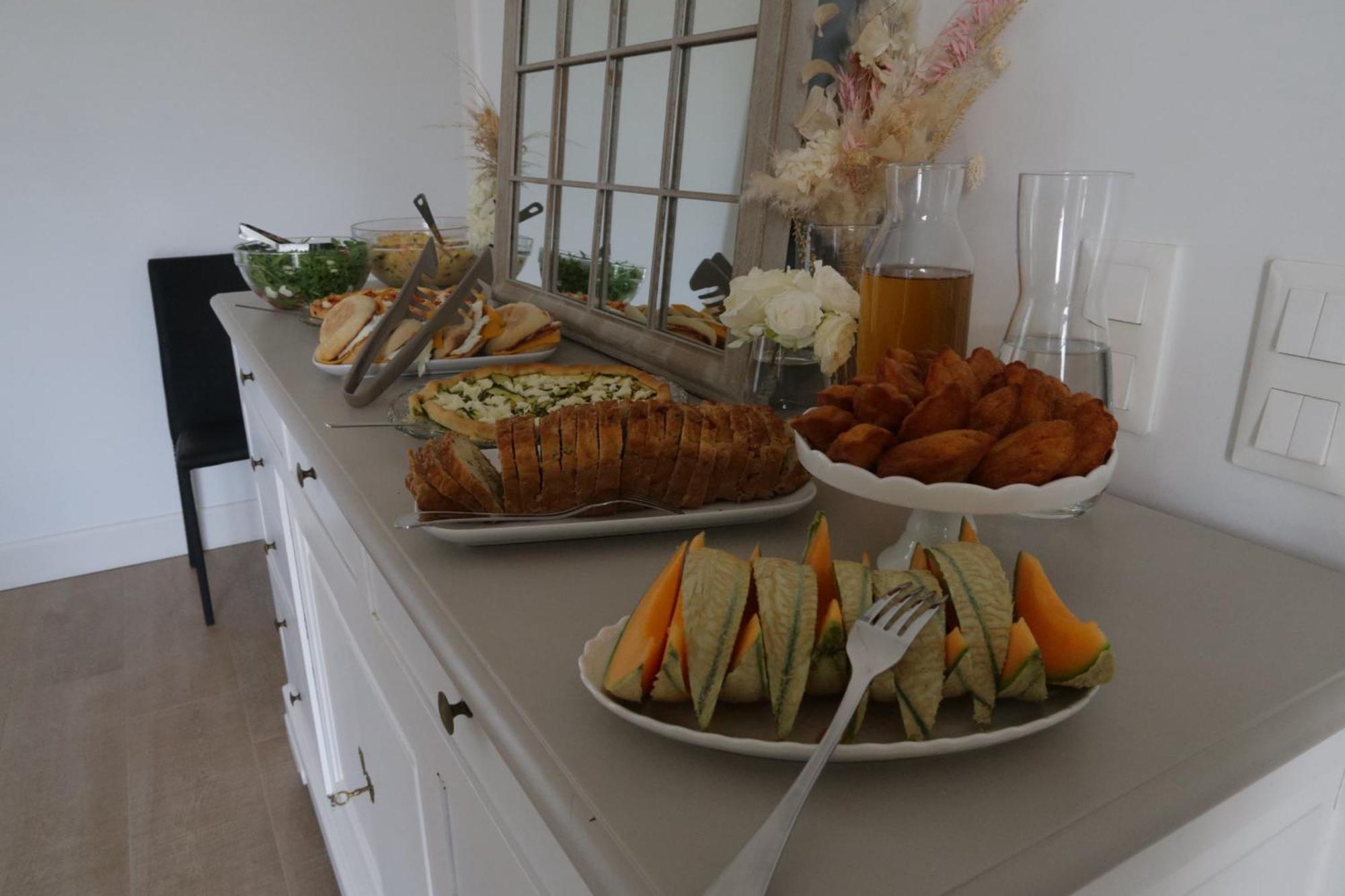 Bed and Breakfast Domaine Les Jardins Darsene Tinténiac Exterior foto