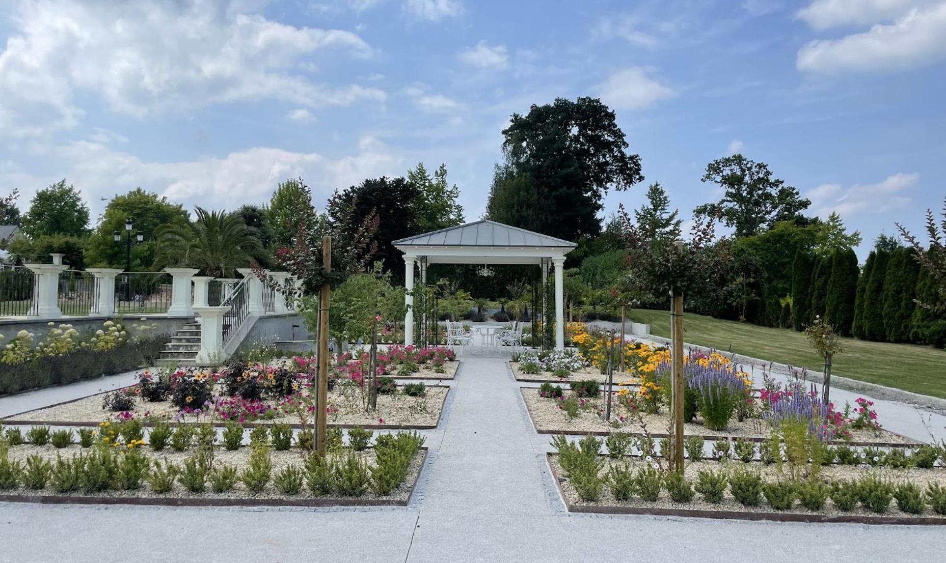 Bed and Breakfast Domaine Les Jardins Darsene Tinténiac Exterior foto